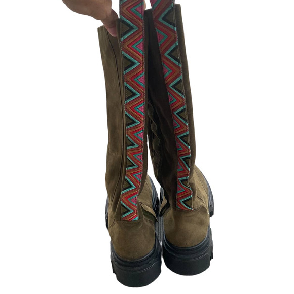 NEW! FARM RIO Knee High Lug Sole Army Green Suede Embroidered Boot - Picture 3 of 6
